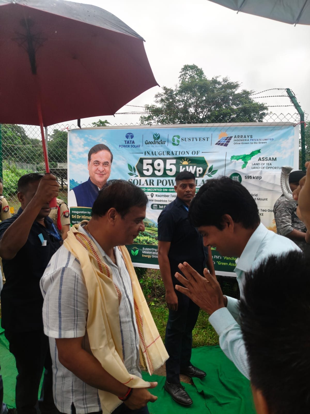 Arrays Ingenieria greets the Chief Minister at the inauguration banner