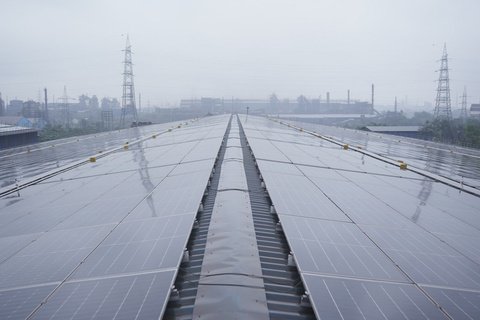 Large industrial rooftop solar array, Ingenieria solar EPC